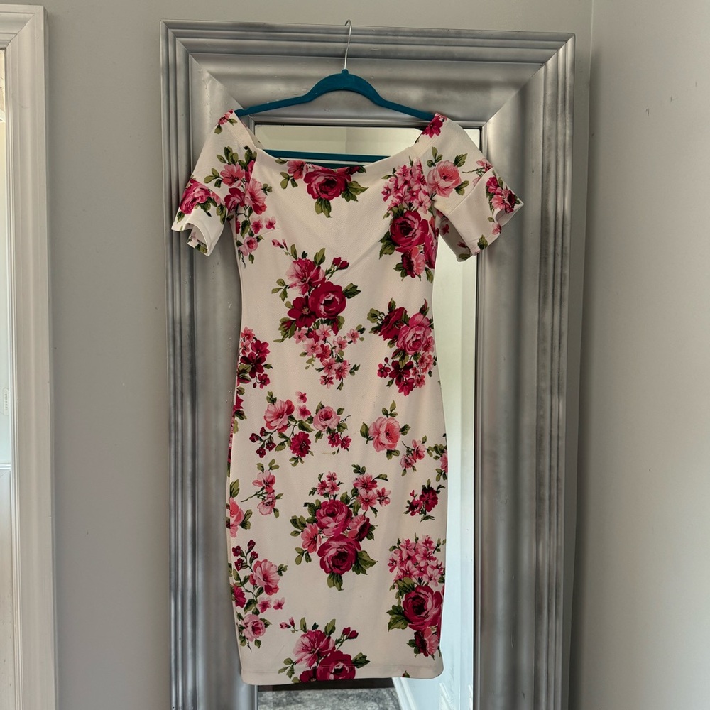 Bisou Bisou dress Size 4- worn once and perfect for any occasion!